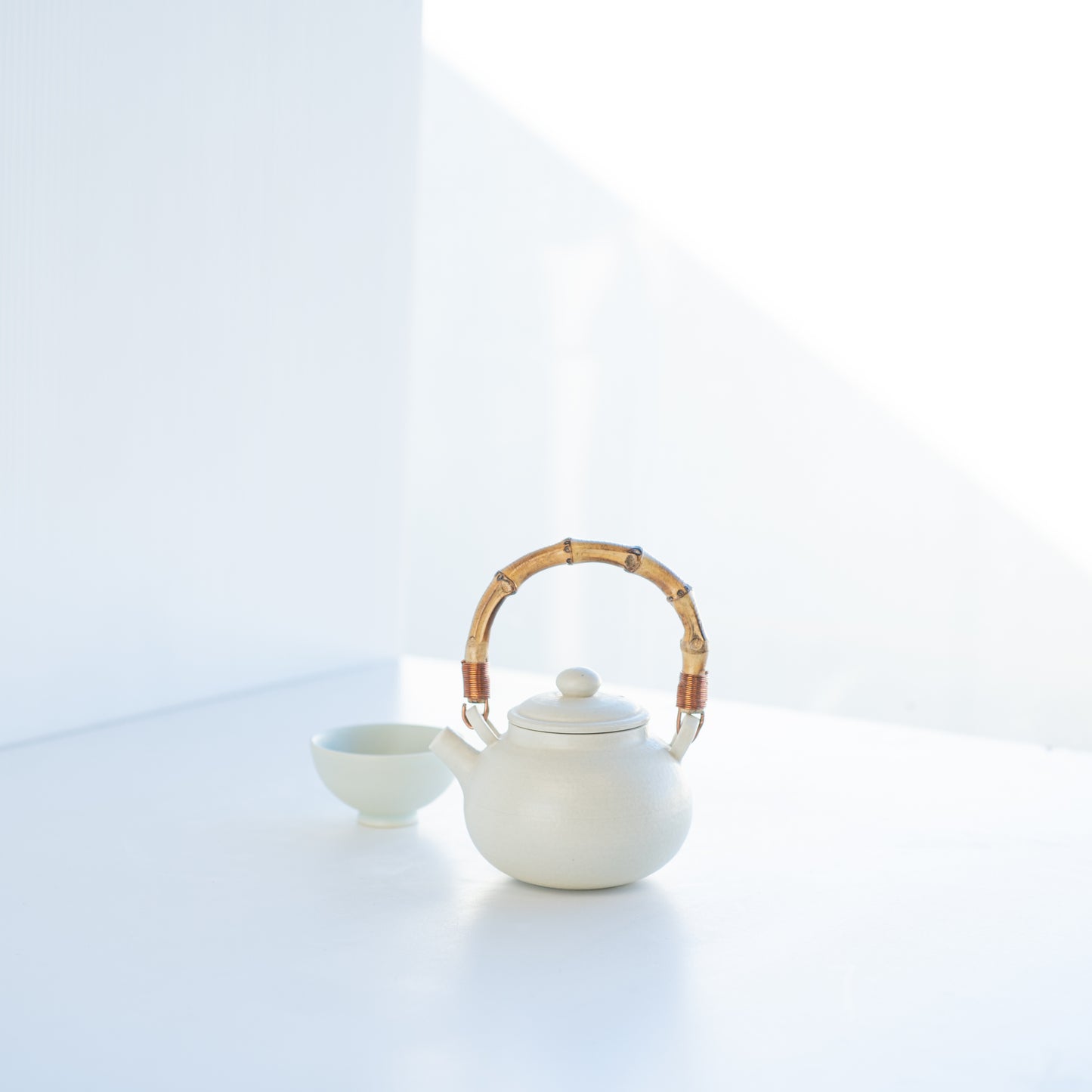 Bridge Handle Teapot